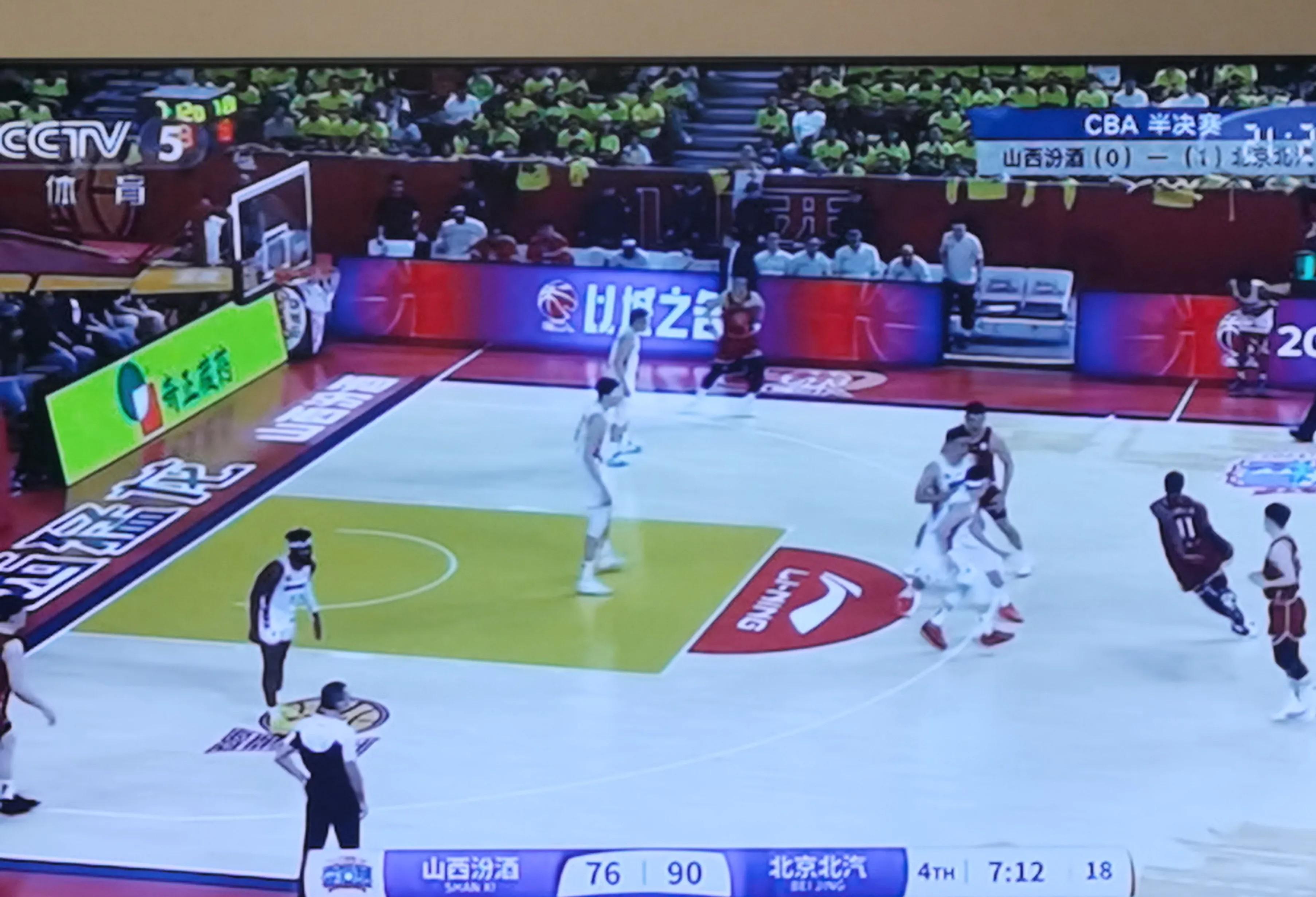 巴黎圣日耳曼清晨强势反弹，志在CBA季后赛名次提升，悬念犹存，训练强度明显提升