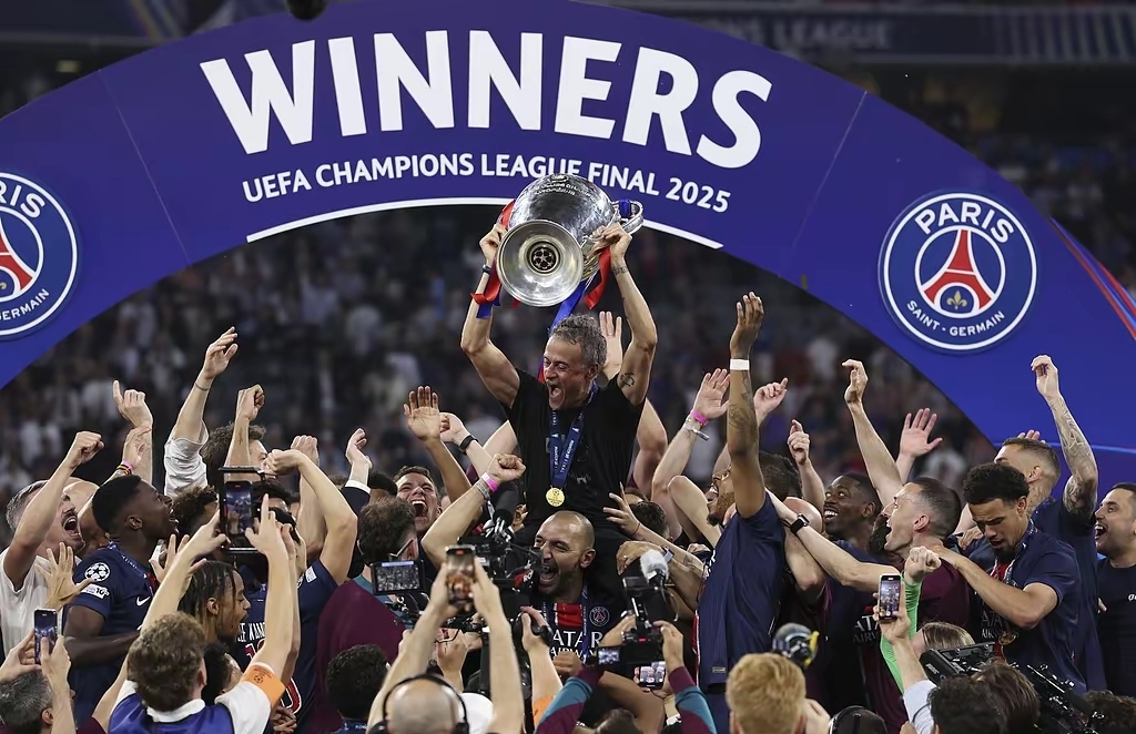 国际米兰训练开放日，冲刺阶段绝杀压哨引欢呼，欧联在即，球探报告显示潜力